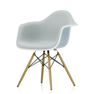 Vitra---Eames---Design---Kontormoebler---Eames-Plastic-Arm-Chair-DAW