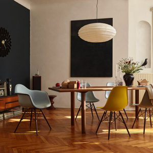 Vitra---Eames---Design---Kontormoebler---Eames-Plastic-Arm-Chair-DAW