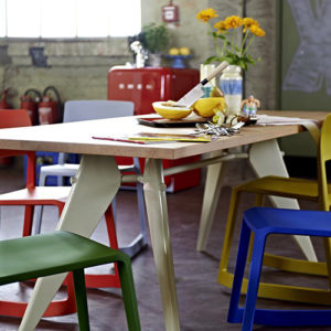 Vitra - Tip- Ton - Moedestole - Kantinestole - Kontormoebler - Design - Vipper-